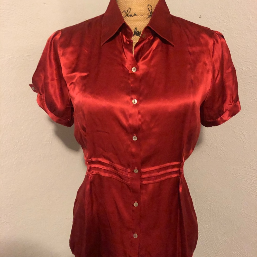 Studio M rusty reddish shiny blouse.  Size small.